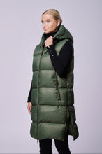 Load image into Gallery viewer, Glaze Long Down Vest | Military 2