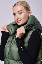 Load image into Gallery viewer, Glaze Long Down Vest | Military 4